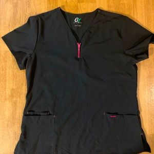 Women’s scrub top with pink zipper